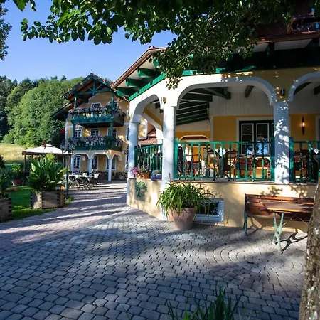 Waldmuehle 3* Sankt Georgen im Attergau